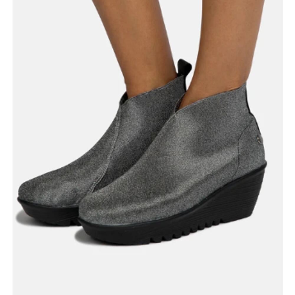 Bernie Mev Maile Pewter Stretch Lightweight Ankle Boot - Bootie Size US 7 EU 38
